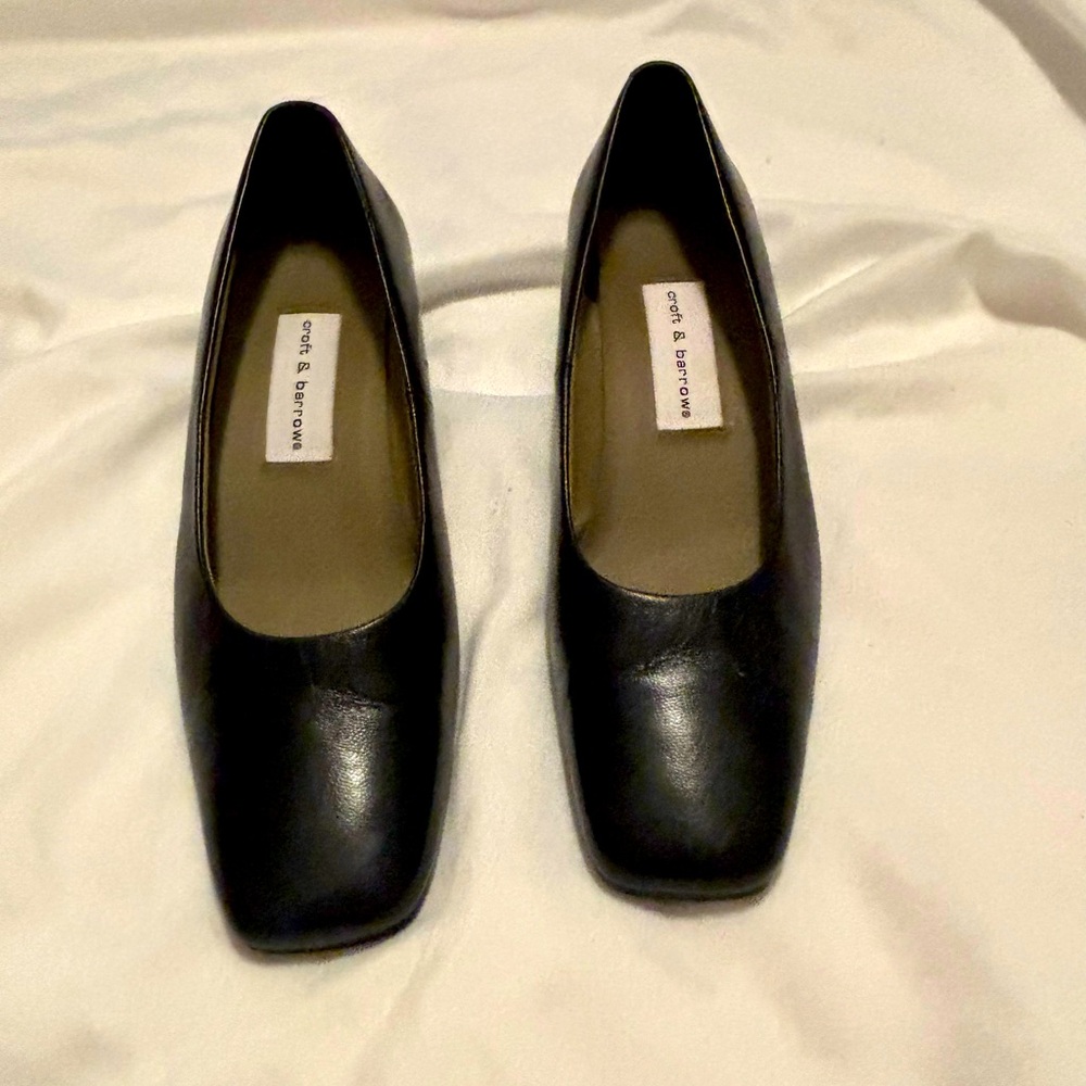 Womens plain black Craft & Barrows pumps black
